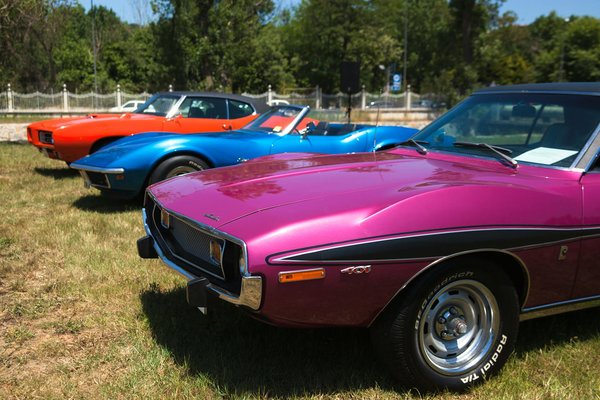 How do I identify my personal style and reflect it in my clothing?